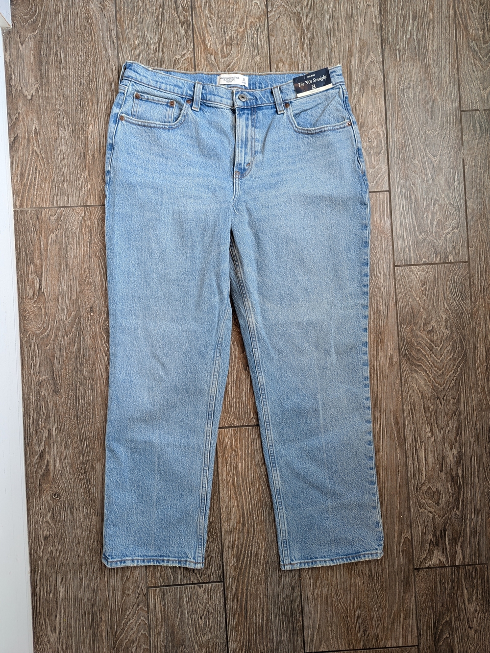 Abercrombie Curve Love 90s Straight Jean Mid Rise Light Medium Wash